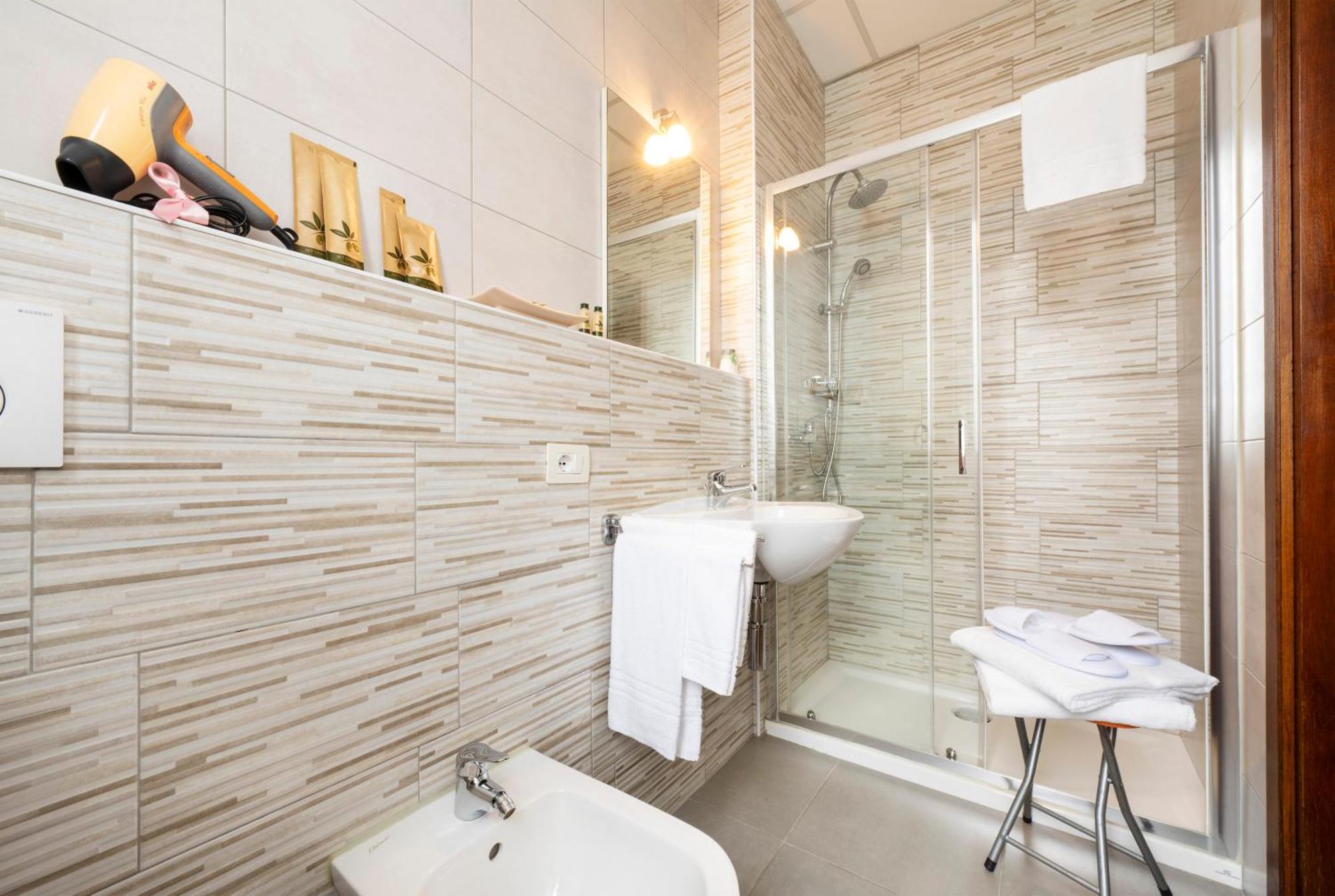 Le Betulle Hotel San Maurizio D'opaglio Ngoại thất bức ảnh