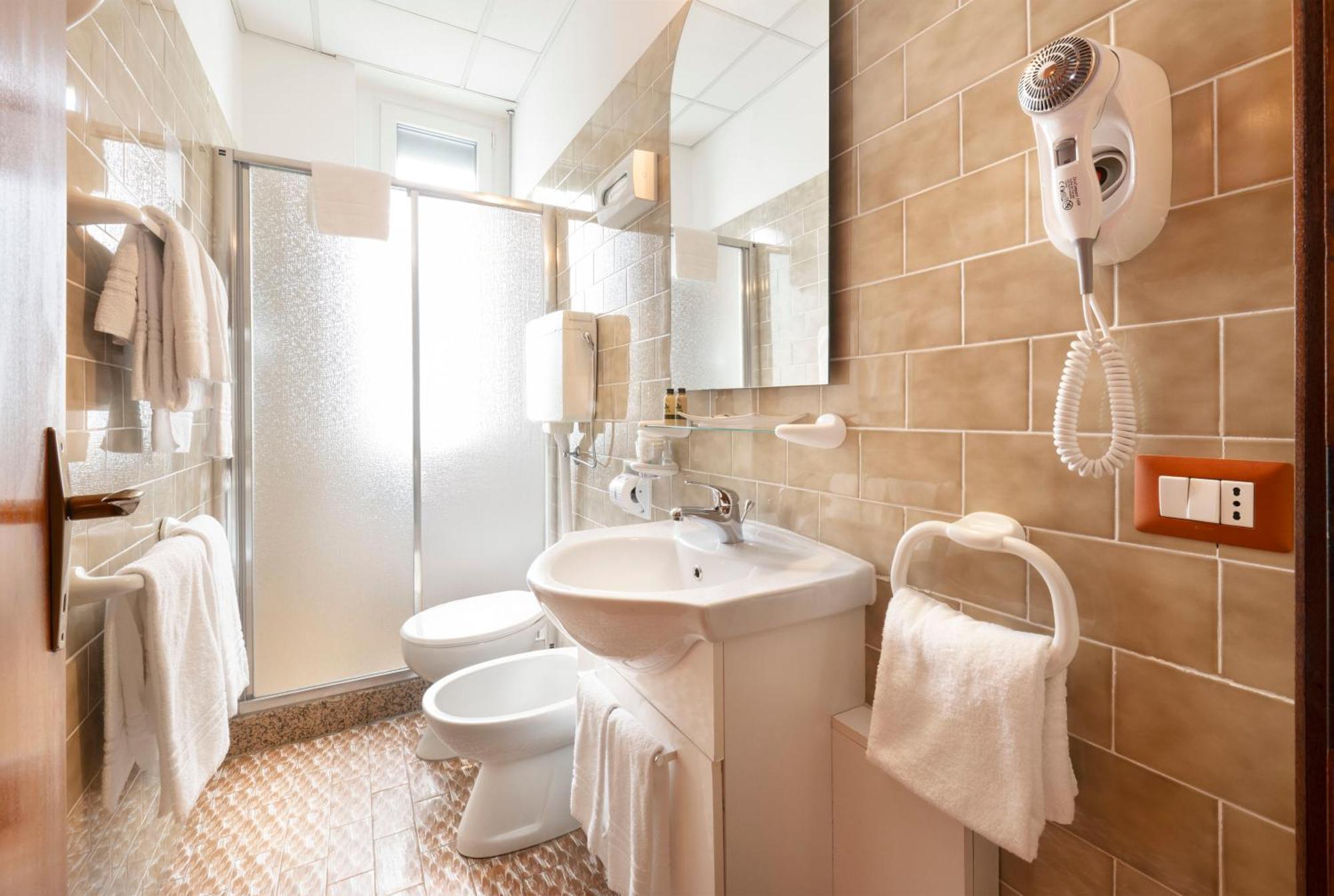 Le Betulle Hotel San Maurizio D'opaglio Ngoại thất bức ảnh